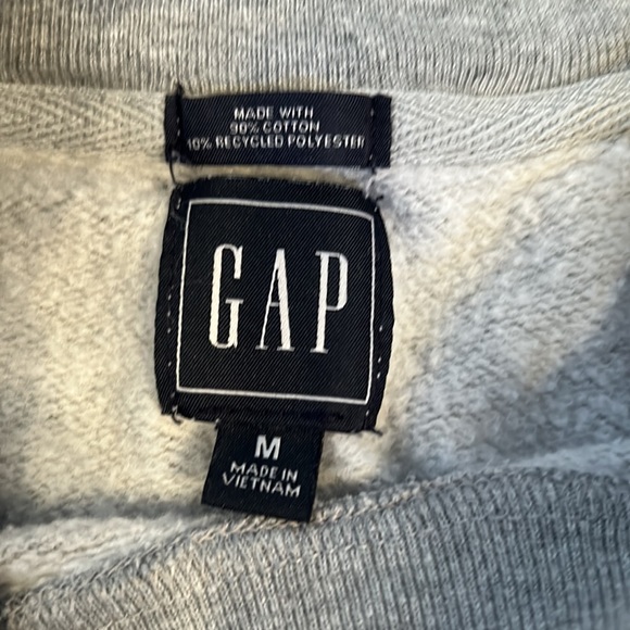 Gap sweatshirt - Picture 2 of 5